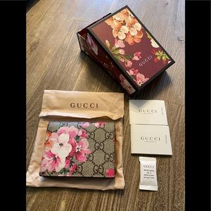 Gucci Blooms Wallet Card Case | With Bill slot